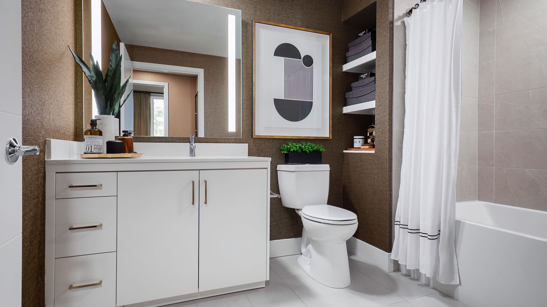 shower/tub combo in bathroom